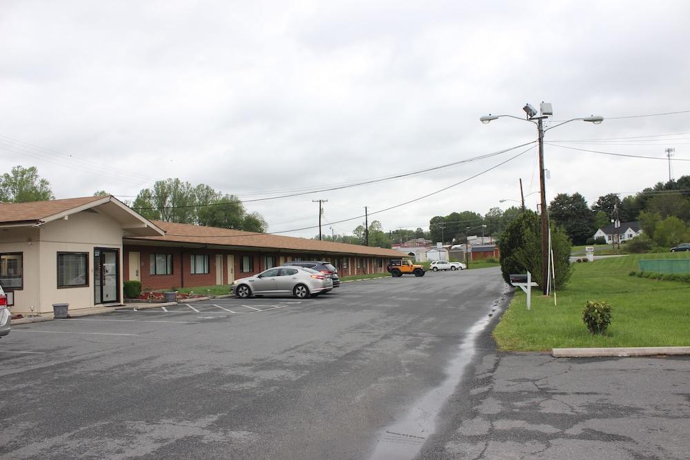 Green Valley Motel Winston Salem Экстерьер фото