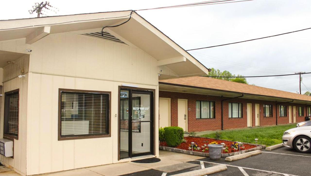 Green Valley Motel Winston Salem Экстерьер фото